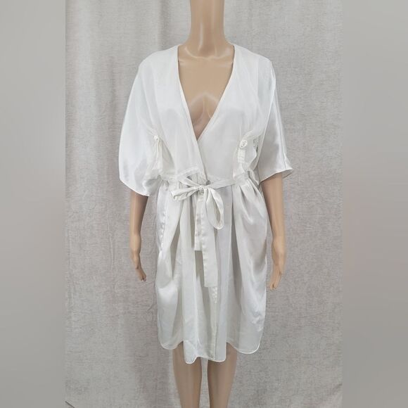 DELICATES Vintage White Robe with Rosettes and lace Women's Large - Picture 2 of 13